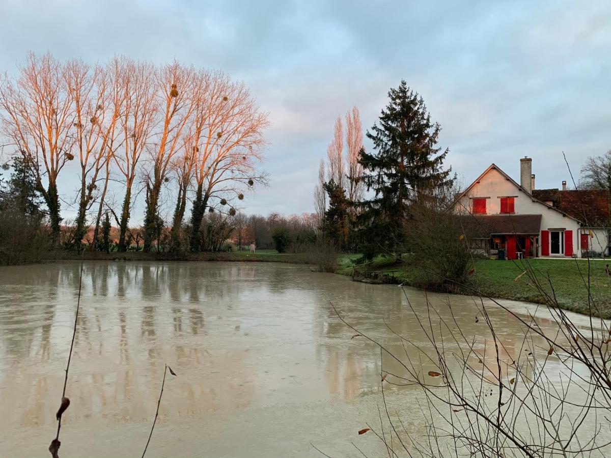 Hotel L'Etang Des 7 Le Controis-en-Sologne Exterior foto